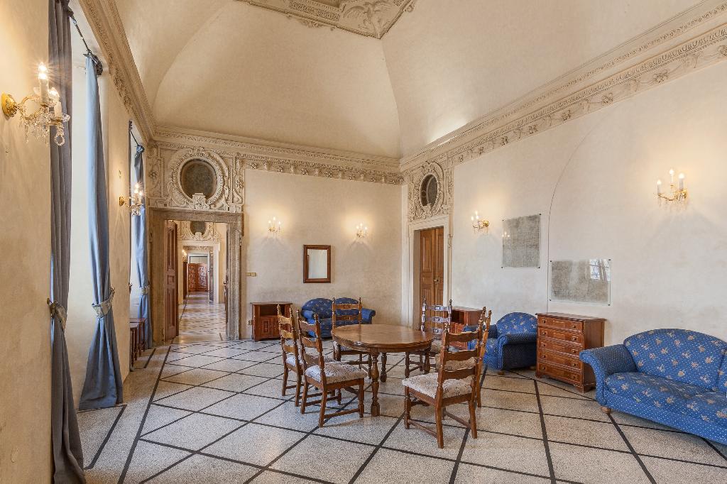 Michnův palác - salónek 1 - průchozí